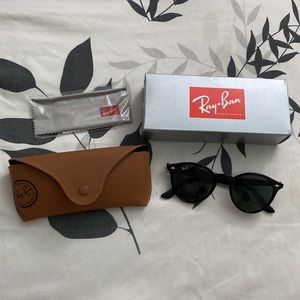 Ray-Ban Round Sunglasses